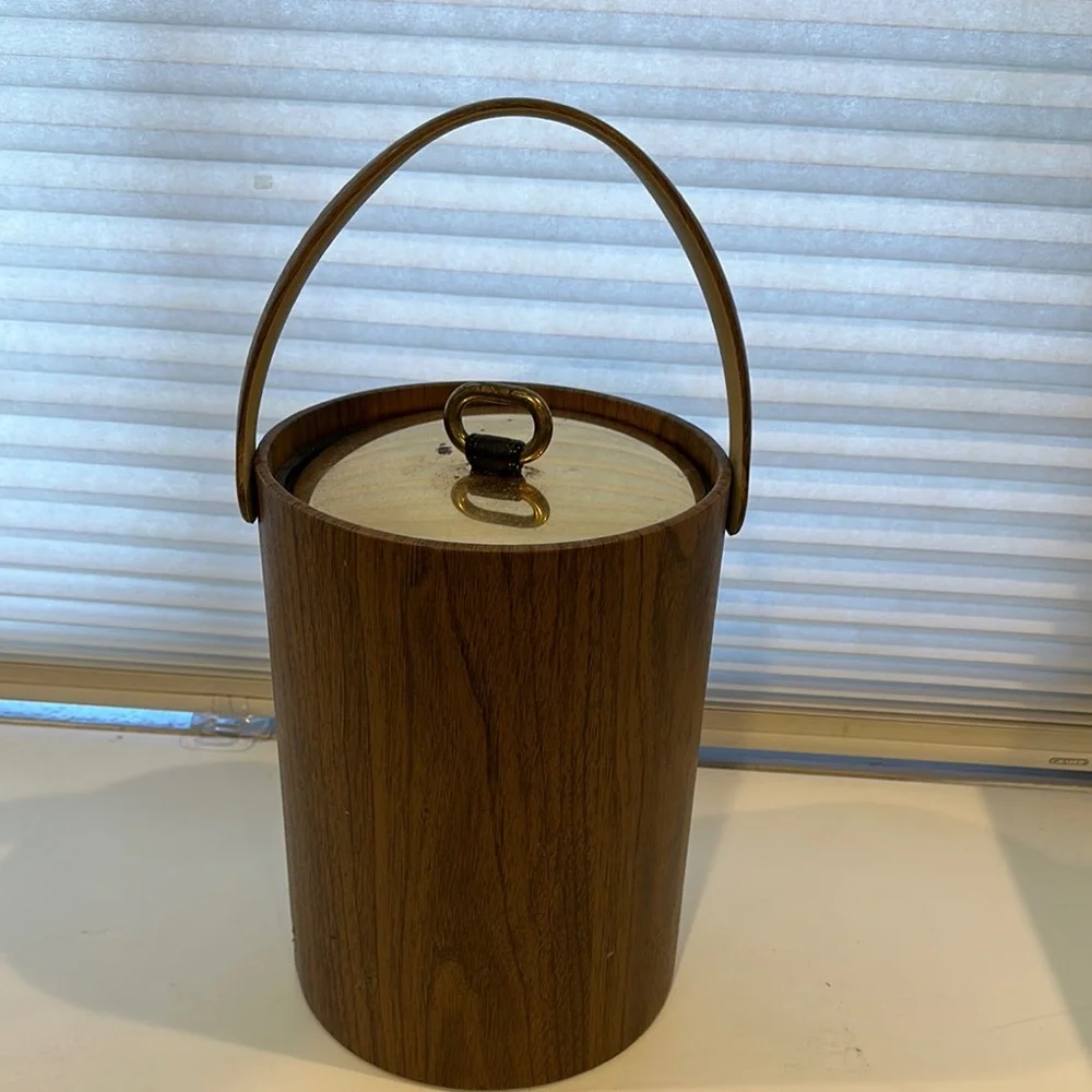 Vintage Elmar MFG Mid-Century Faux Wood Ice Bucket w/ Handle Bar Cart Ice Bucket